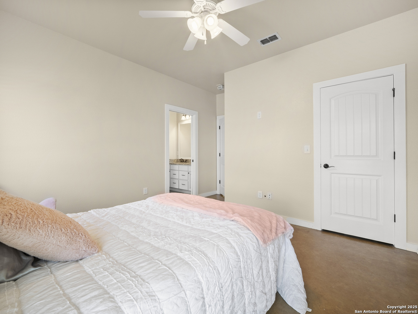 590 County Road 431 Pleasanton TX 78064