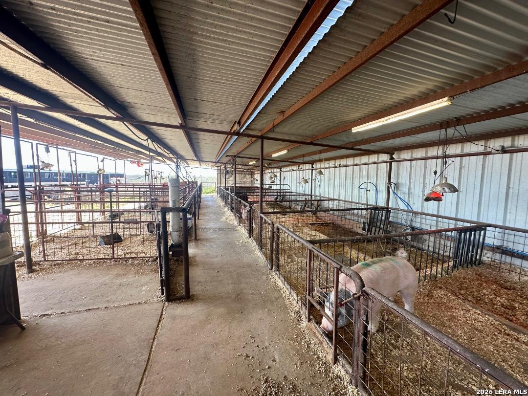 590 County Road 431 Pleasanton TX 78064