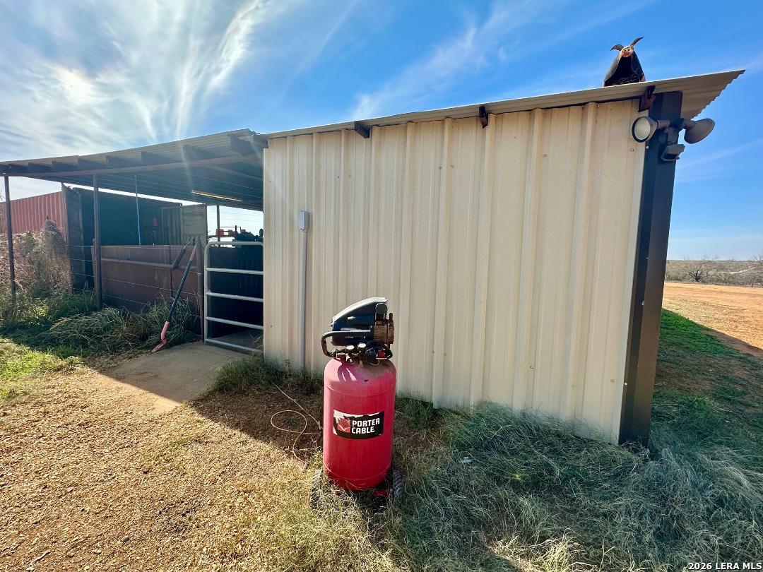 590 County Road 431 Pleasanton TX 78064