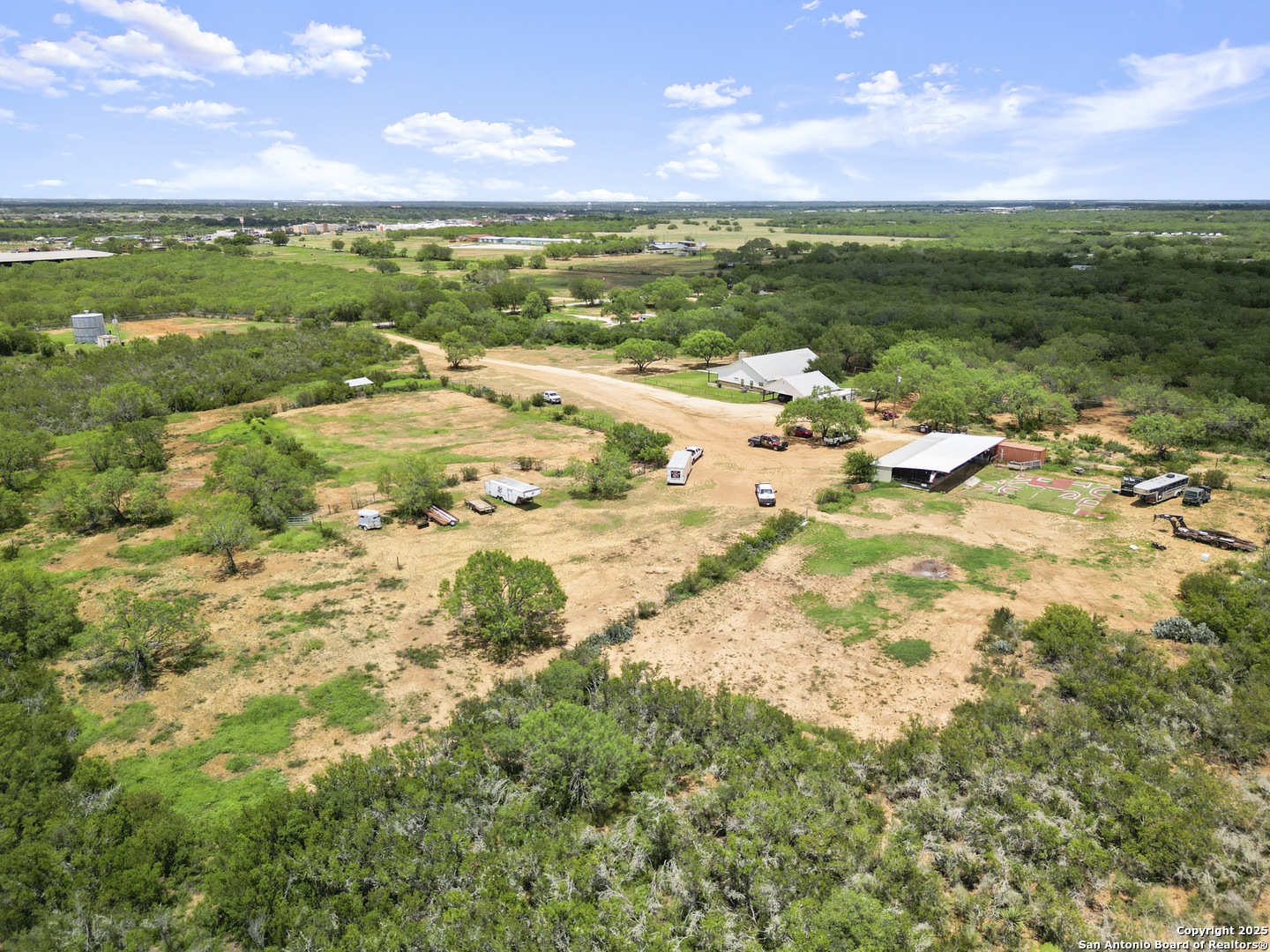 590 County Road 431 Pleasanton TX 78064