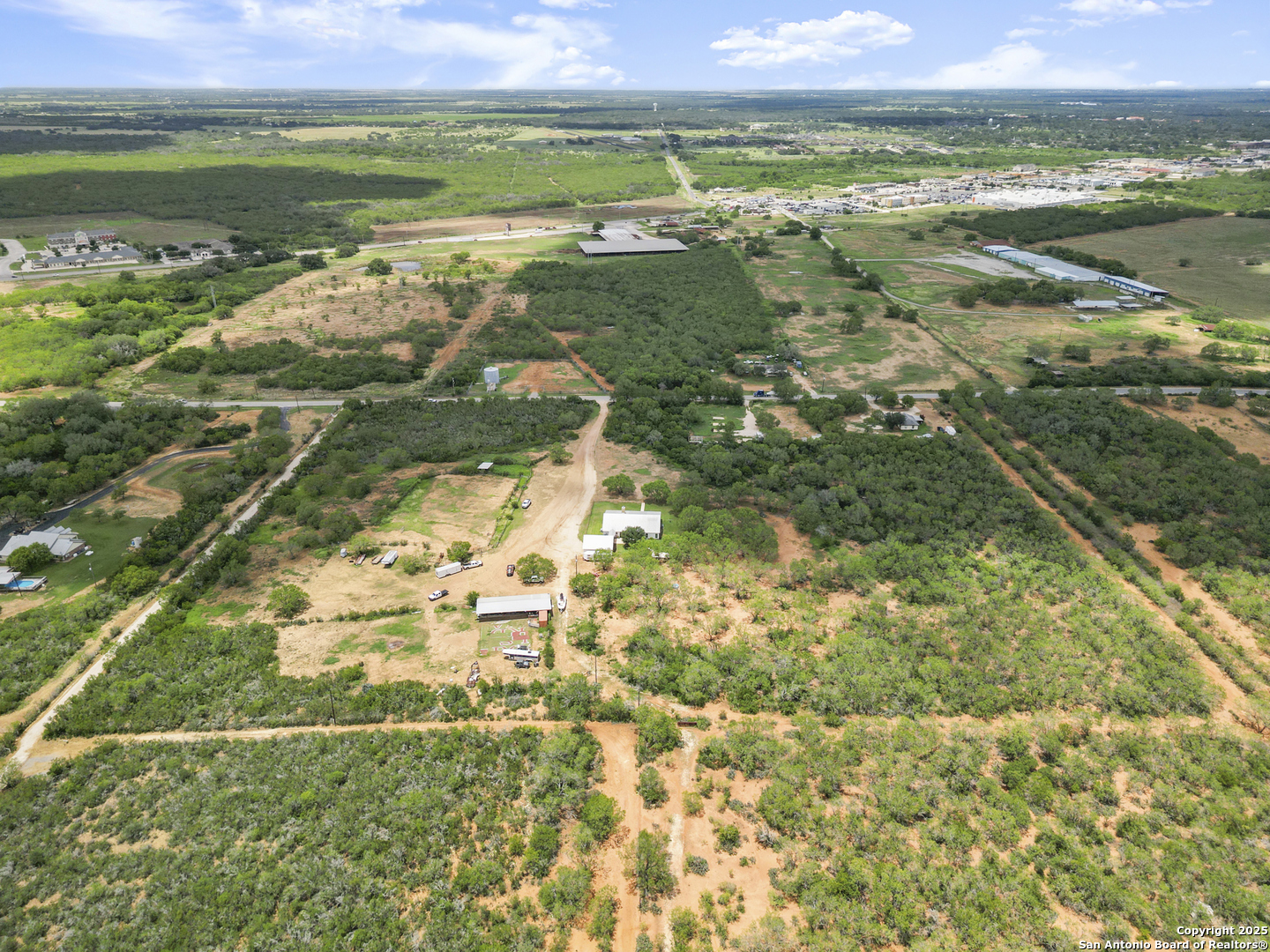 590 County Road 431 Pleasanton TX 78064