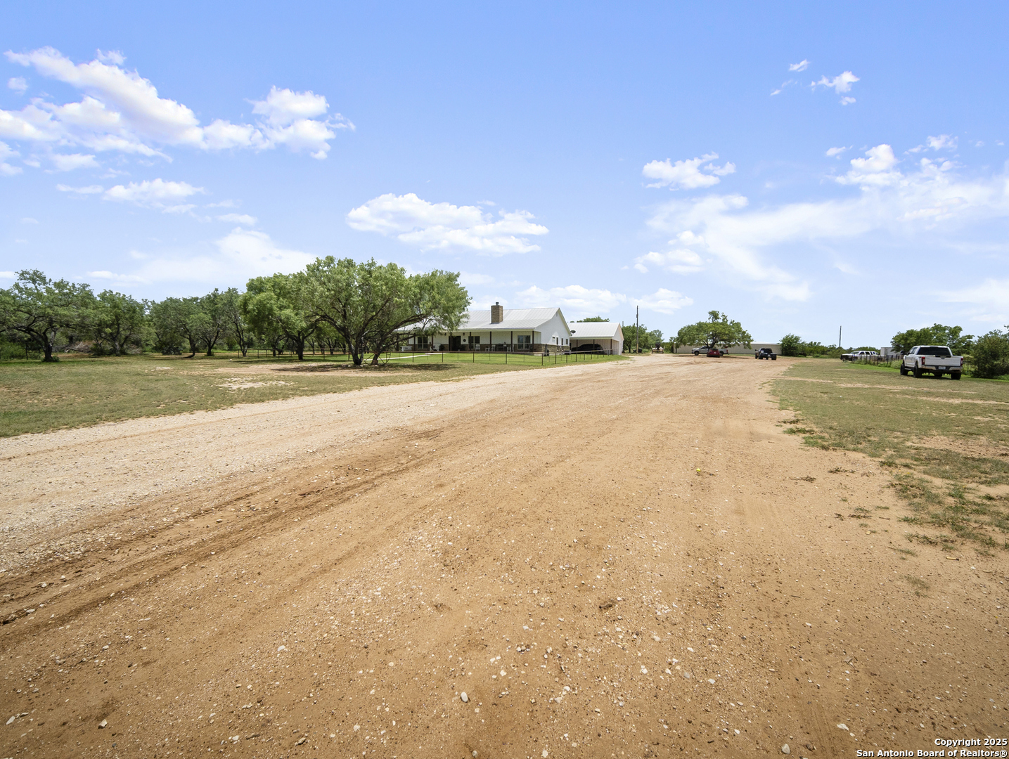 590 County Road 431 Pleasanton TX 78064