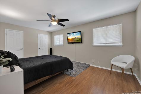103 Shalimar Castle Hills TX 78213