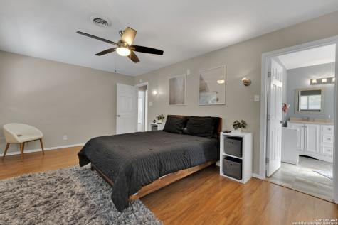 103 Shalimar Castle Hills TX 78213