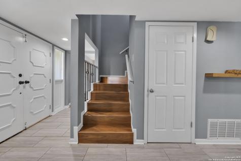 103 Shalimar Castle Hills TX 78213