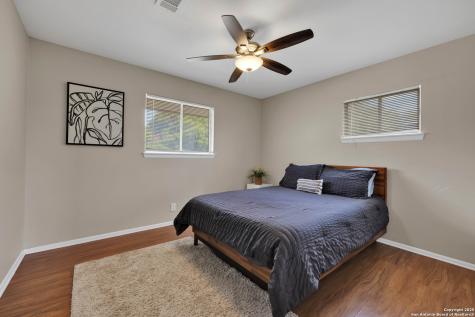 103 Shalimar Castle Hills TX 78213