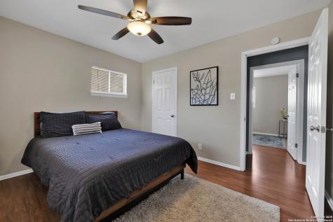 103 Shalimar Castle Hills TX 78213