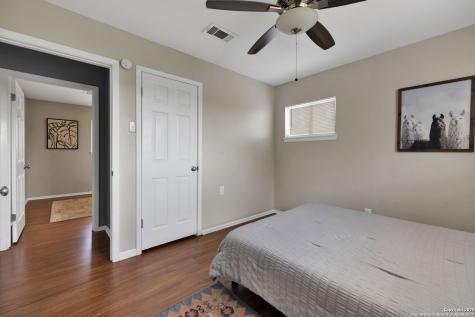 103 Shalimar Castle Hills TX 78213