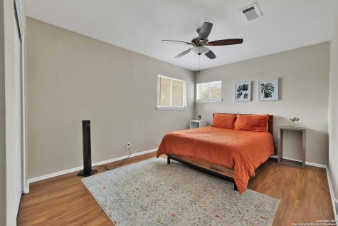 103 Shalimar Castle Hills TX 78213