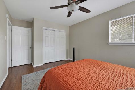 103 Shalimar Castle Hills TX 78213