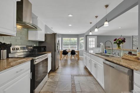 103 Shalimar Castle Hills TX 78213