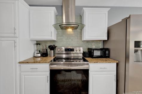 103 Shalimar Castle Hills TX 78213