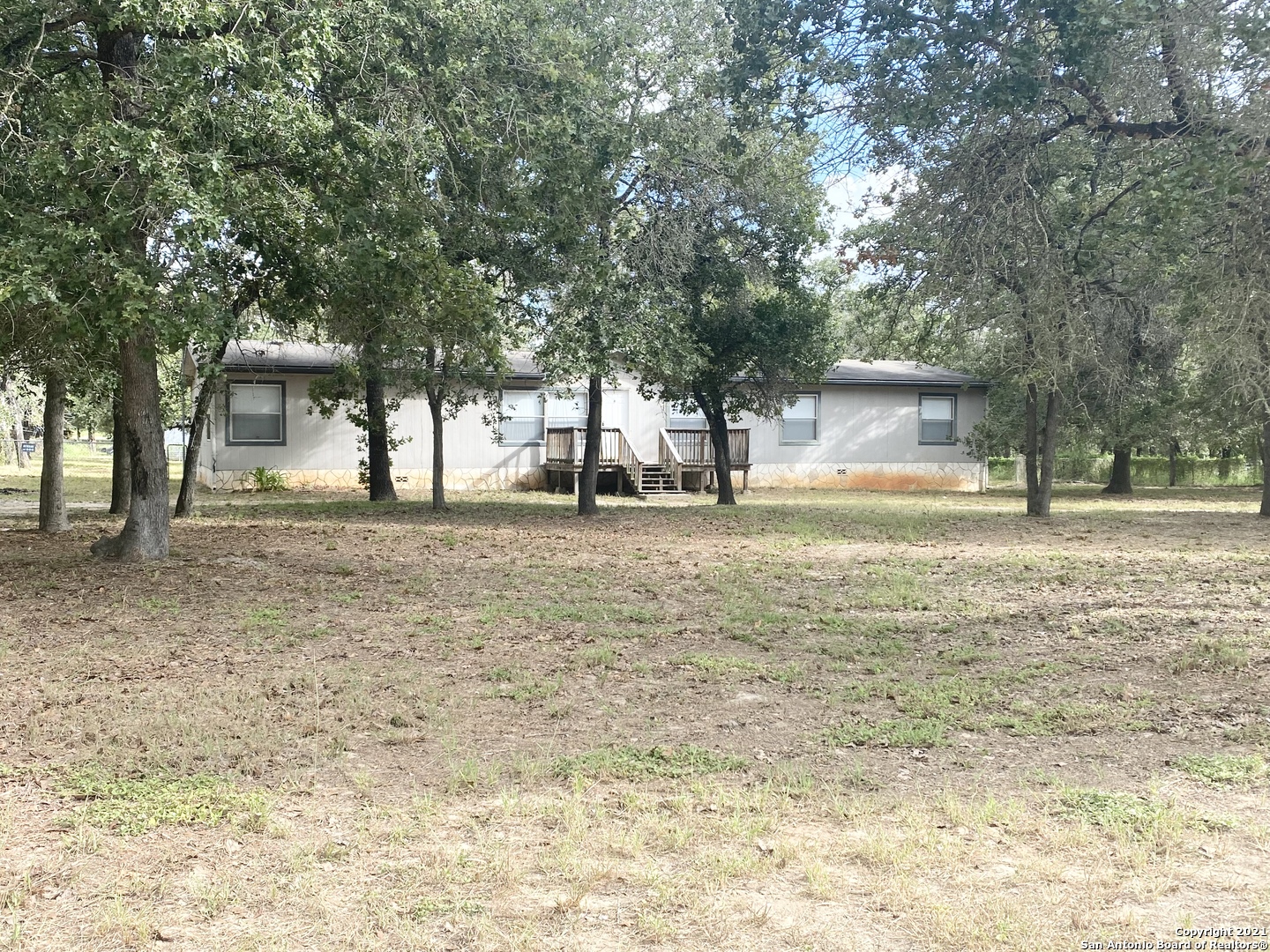 917 Hickory Grove La Vernia TX 78121