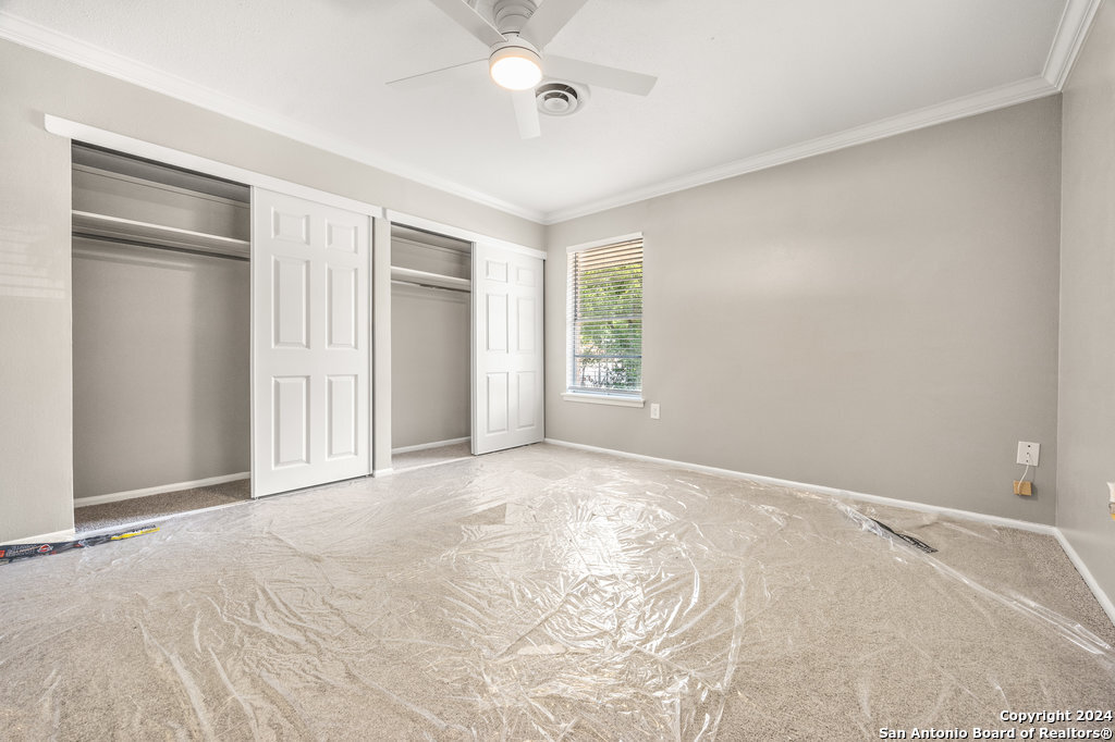 221 Windcrest Windcrest TX 78239