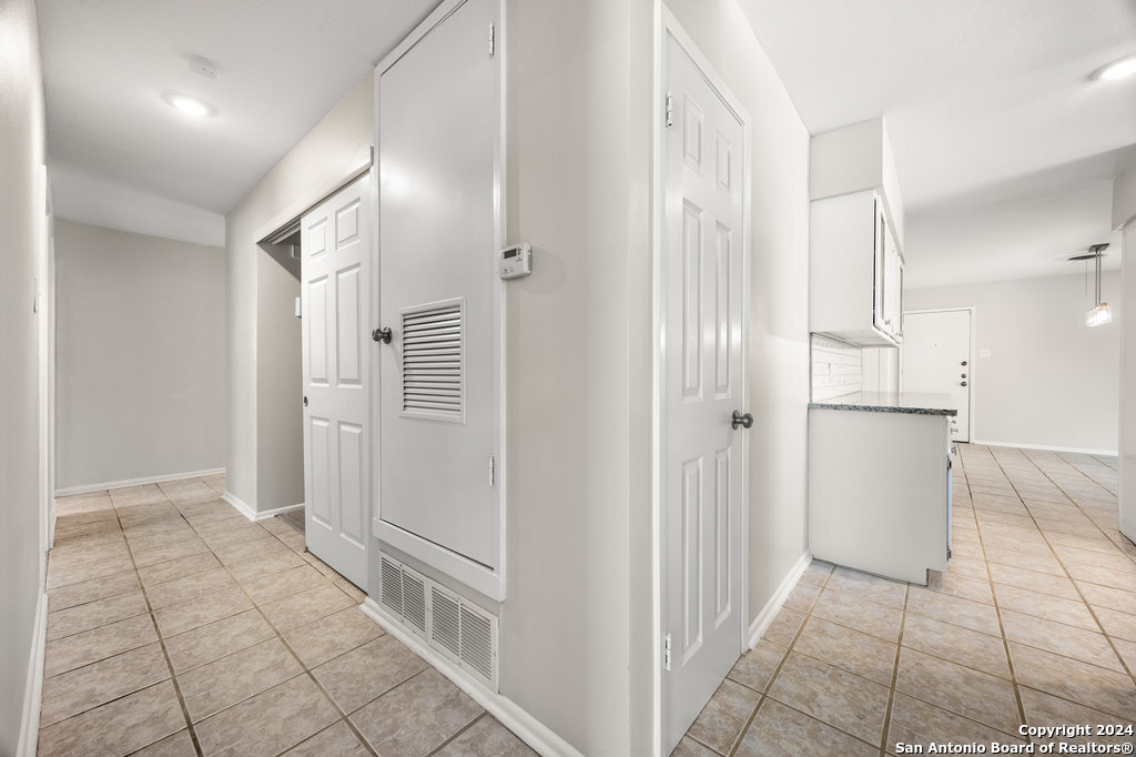 221 Windcrest Windcrest TX 78239