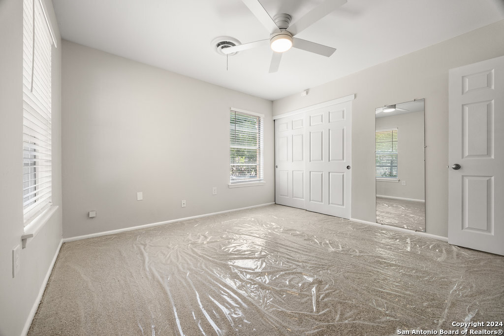 221 Windcrest Windcrest TX 78239