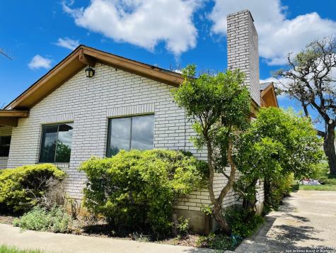 1086 Harper Road Kerrville TX 78028