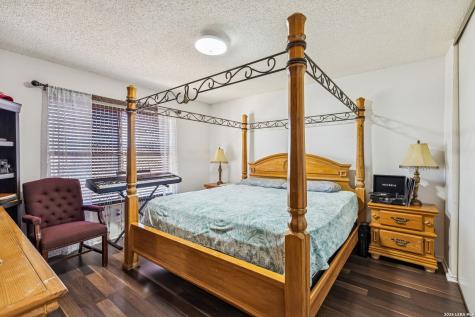 8151 Arrowhead Pool San Antonio TX 78254