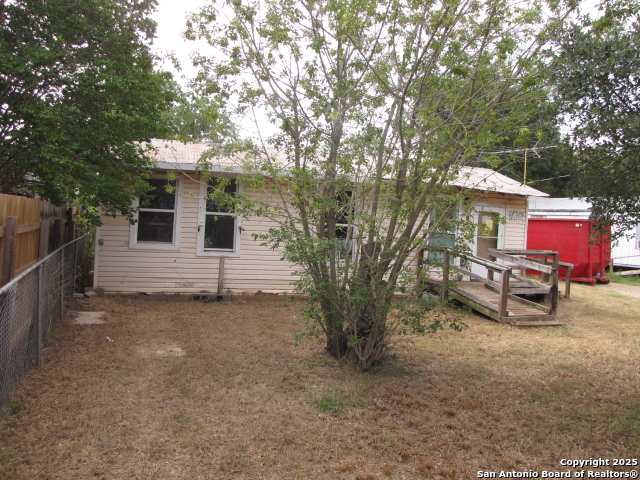 1618 Hough Adkins TX 78101