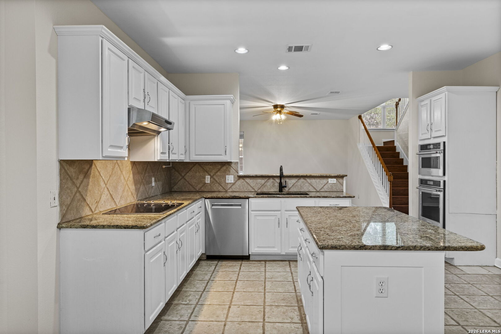 906 Elkins Lake San Antonio TX 78260