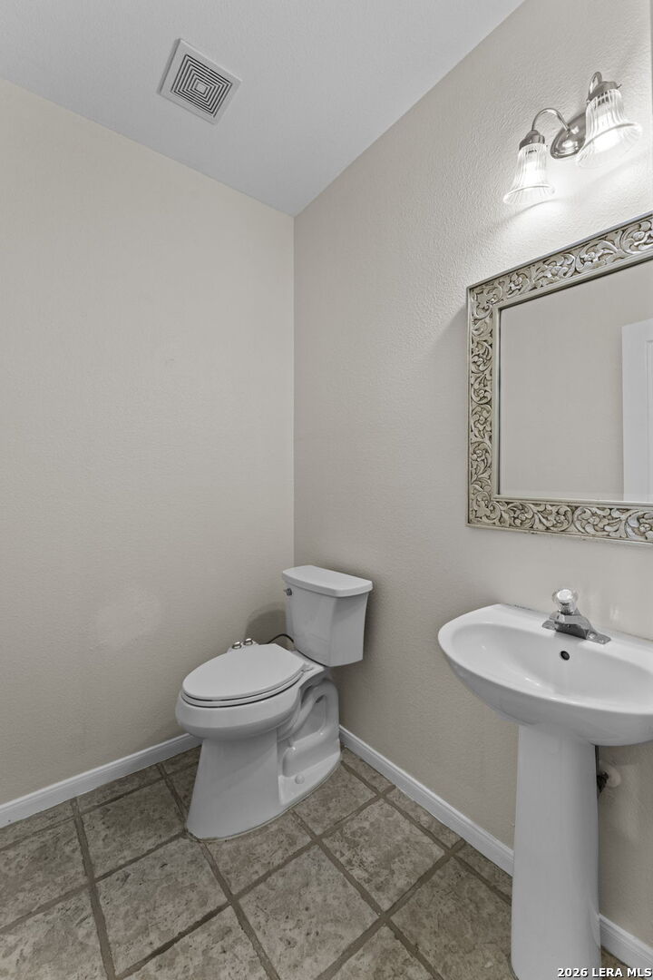 906 Elkins Lake San Antonio TX 78260