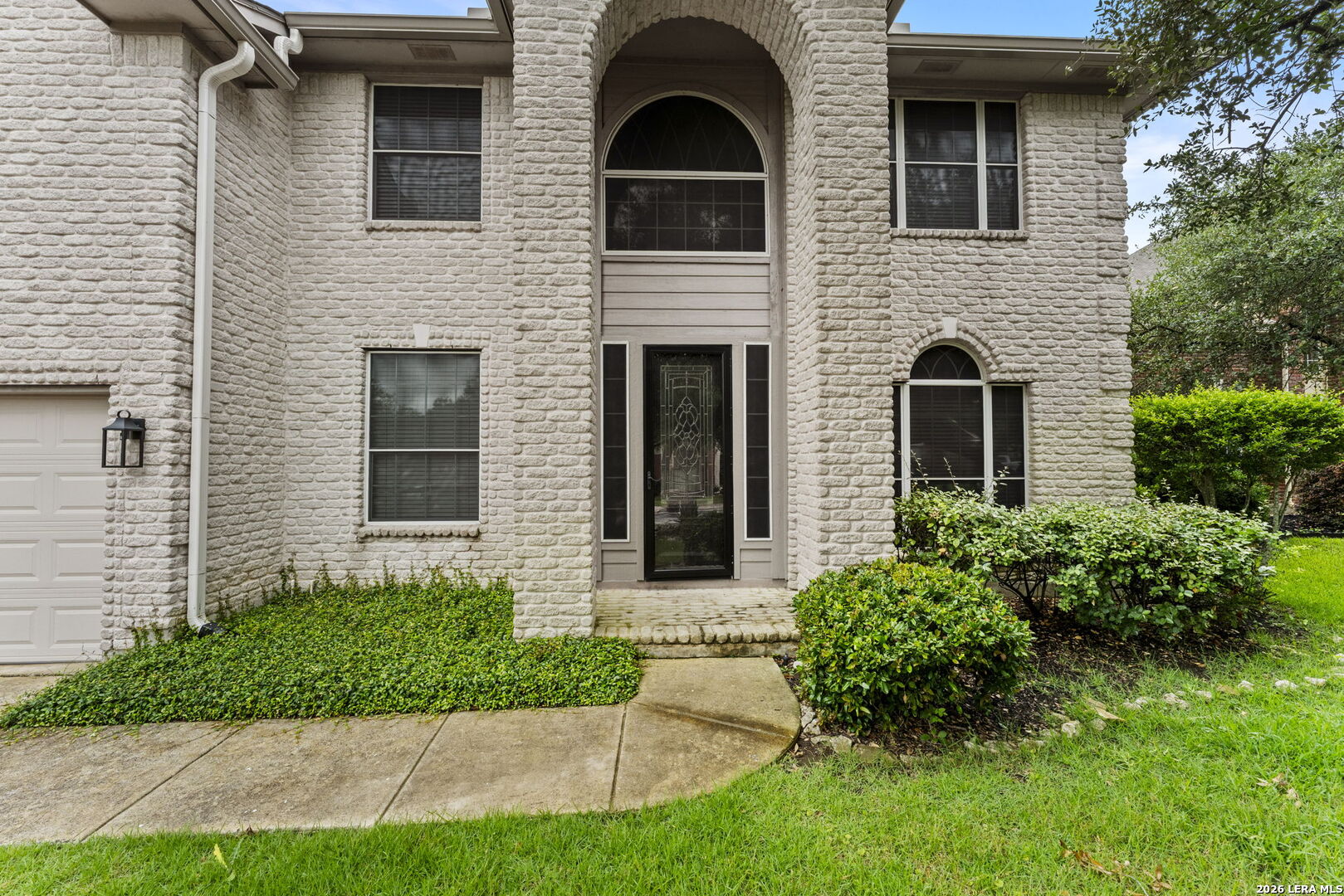 906 Elkins Lake San Antonio TX 78260