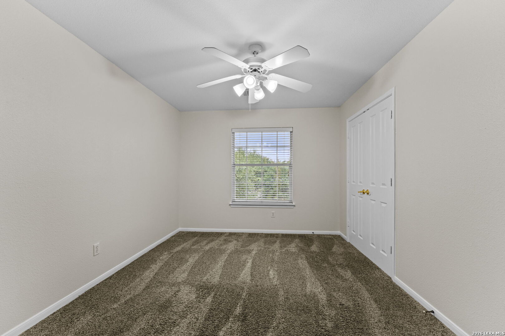 906 Elkins Lake San Antonio TX 78260