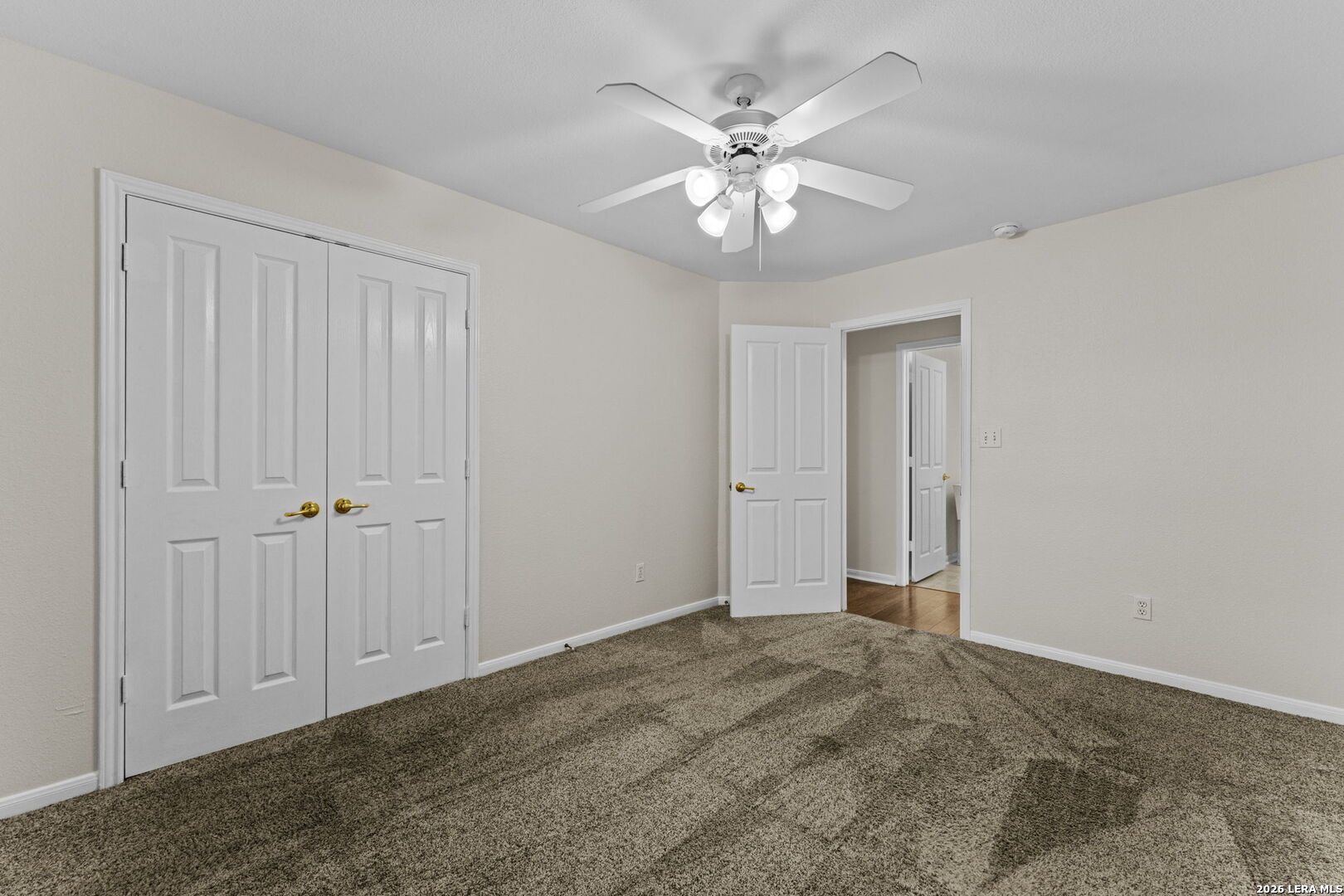 906 Elkins Lake San Antonio TX 78260