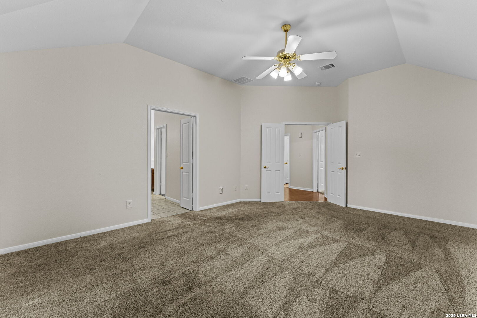 906 Elkins Lake San Antonio TX 78260