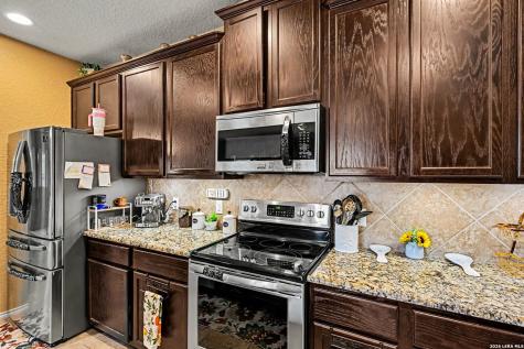 711 Oakwood Way San Antonio TX 78245