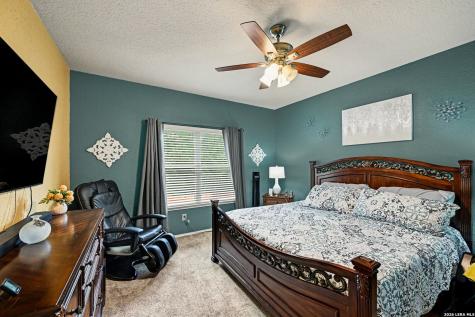 711 Oakwood Way San Antonio TX 78245