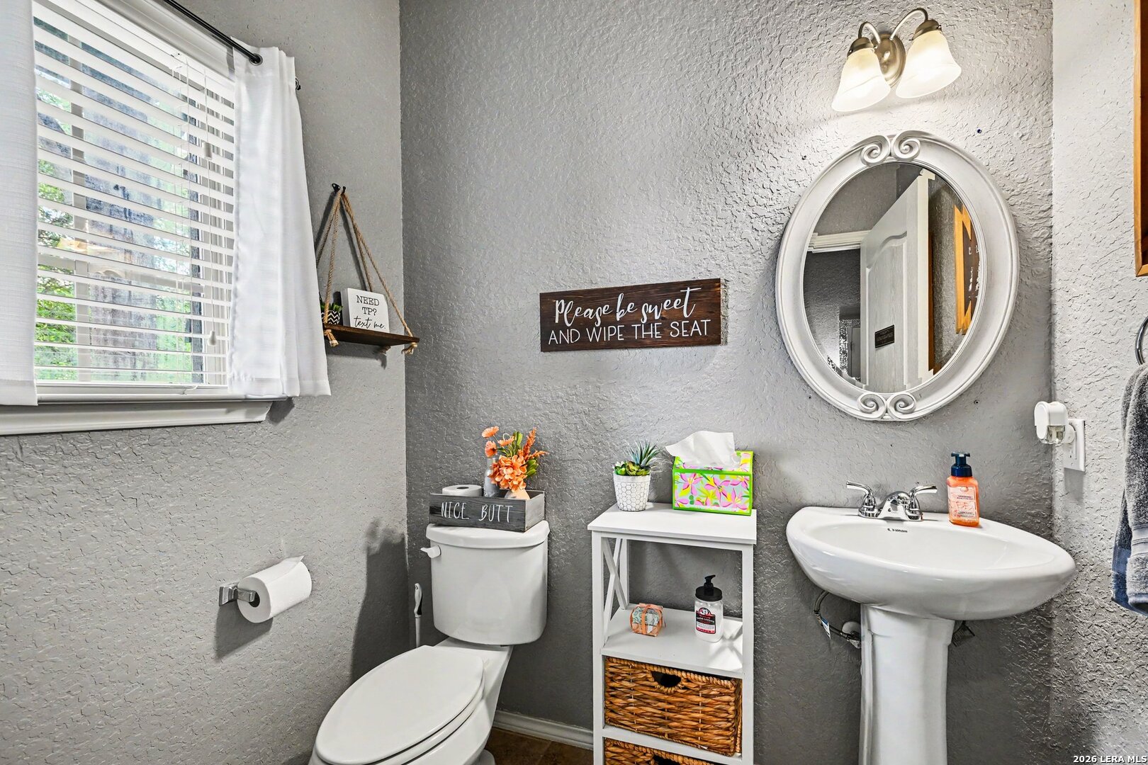 711 Oakwood Way San Antonio TX 78245