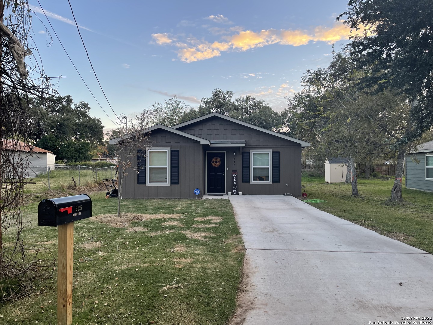 225 Virginia Street Pleasanton TX 78064