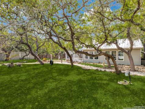 950 Eden Estates Drive New Braunfels TX 78132