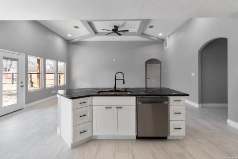 3938 New Mathis Elmendorf TX 78112