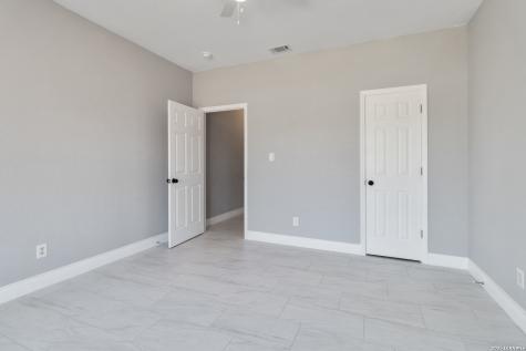 3938 New Mathis Elmendorf TX 78112