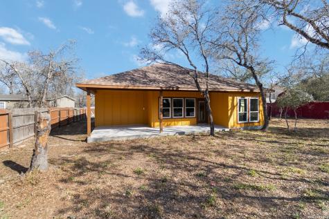 3938 New Mathis Elmendorf TX 78112