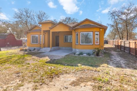 3938 New Mathis Elmendorf TX 78112