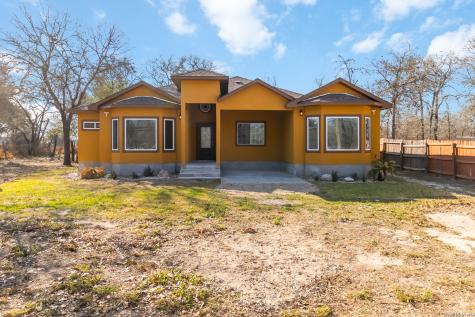 3938 New Mathis Elmendorf TX 78112