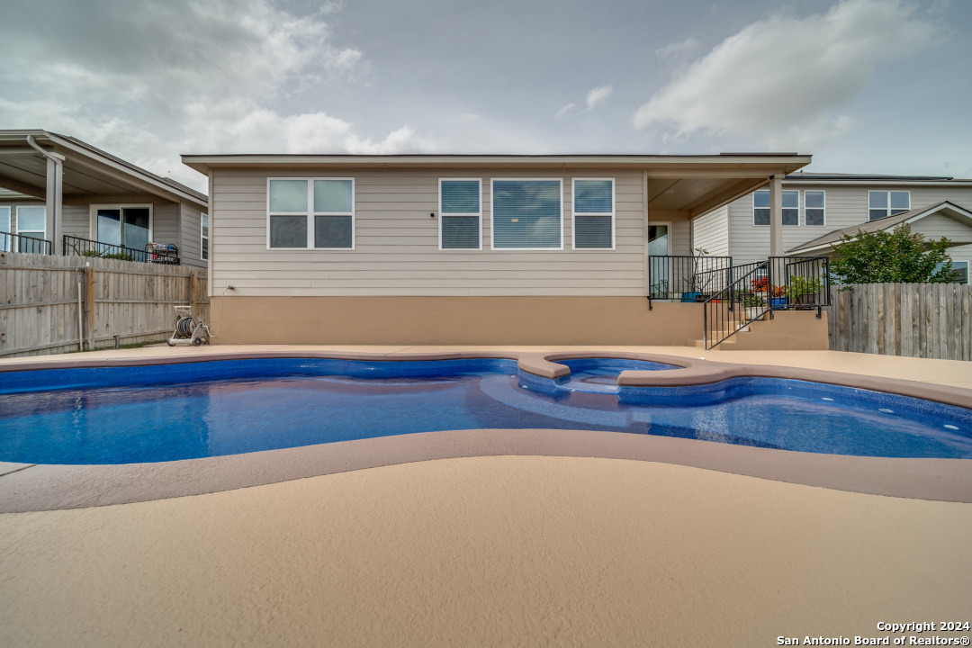 7042 Hayes Horizon San Antonio TX 78233