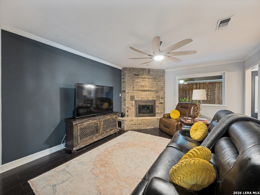 1933 Squire Circle New Braunfels TX 78130