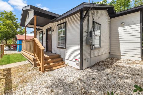 315 Saint James San Antonio TX 78202
