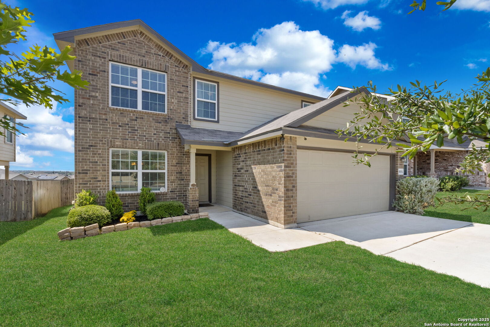 8054 Falcon Meadow Converse TX 78109