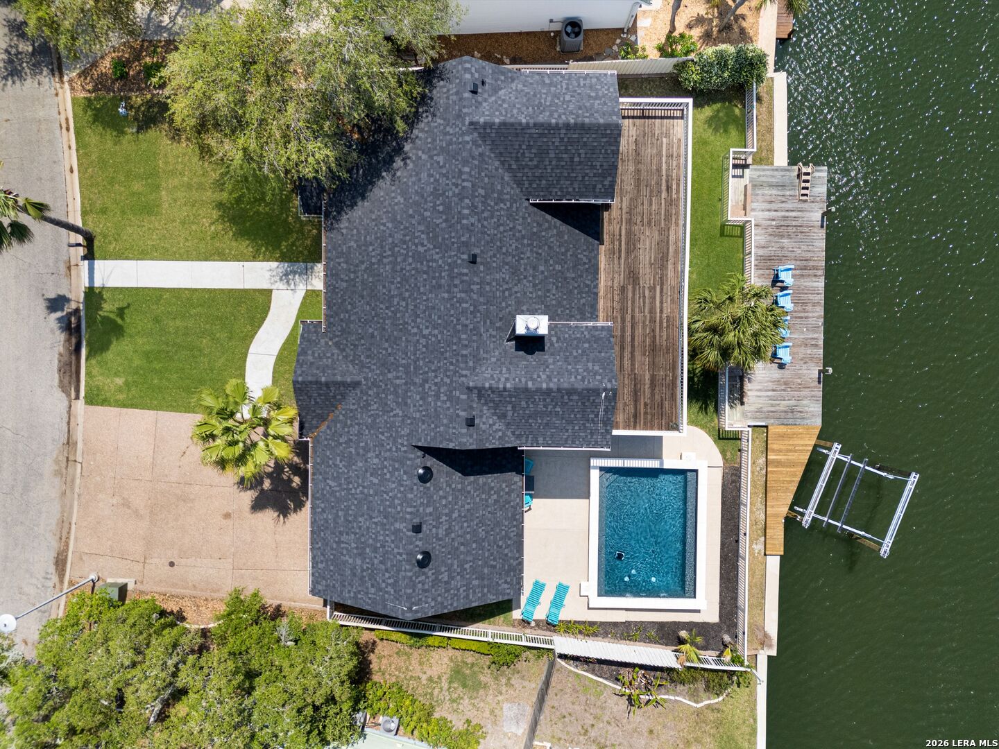 2011 Crescent Drive Rockport TX 78382