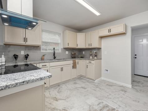 14223 Ridge Dale San Antonio TX 78233