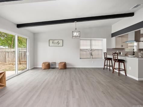 14223 Ridge Dale San Antonio TX 78233
