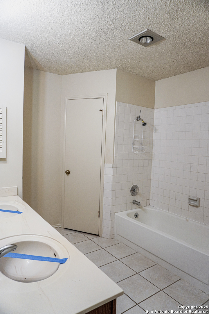 189 Meadowland Universal City TX 78148