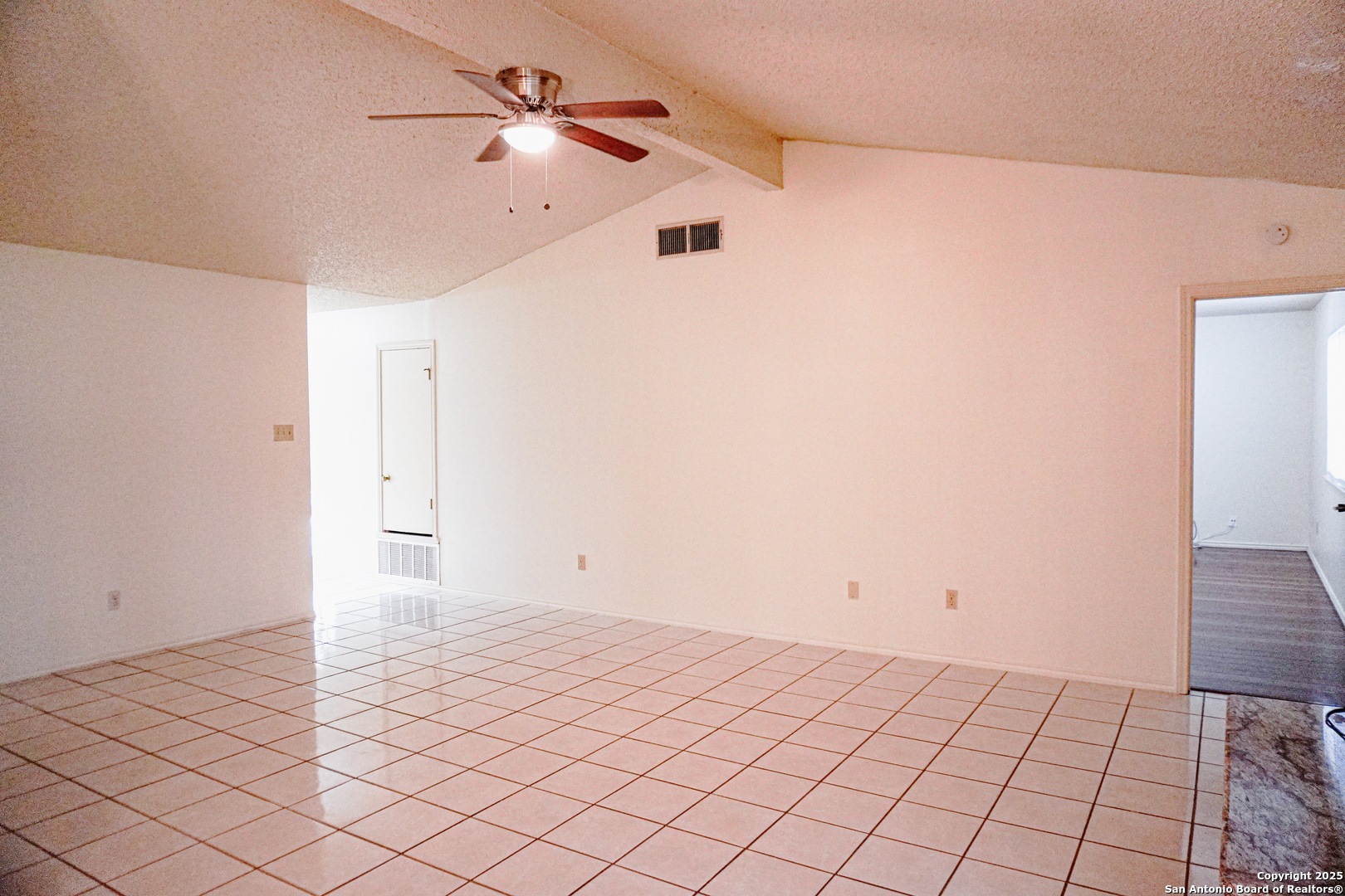 189 Meadowland Universal City TX 78148
