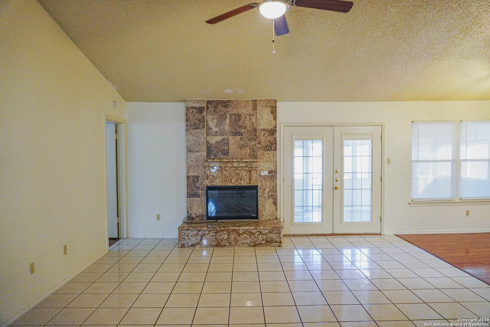 189 Meadowland Universal City TX 78148