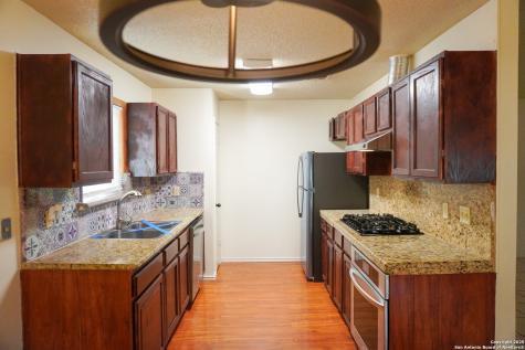 189 Meadowland Universal City TX 78148